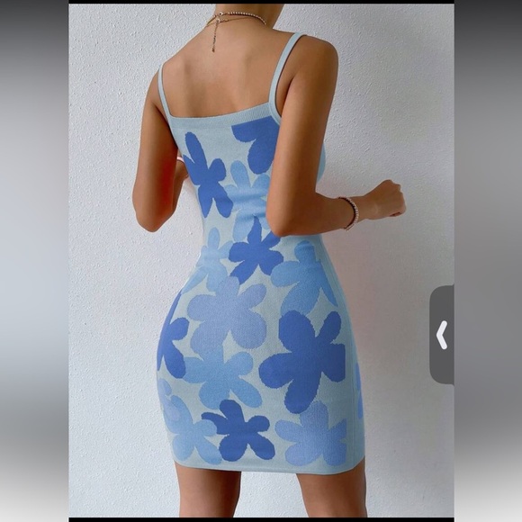 Women Floral Pattern
Spaghetti Strap Fitted Knit
Dress - Picture 2 of 7